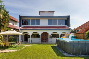 Retro Bungalow Damansara Heights